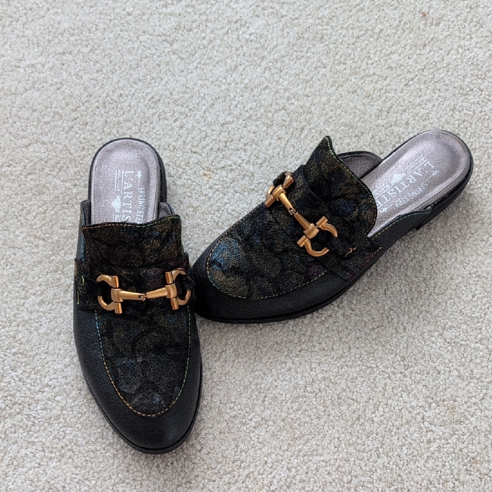 L'Artiste Black and Multicolor Slip-On Loafers